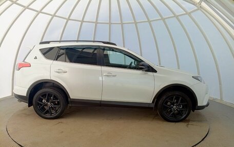Toyota RAV4, 2019 год, 2 600 000 рублей, 5 фотография