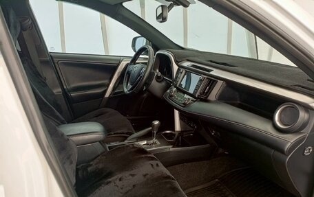 Toyota RAV4, 2019 год, 2 600 000 рублей, 13 фотография