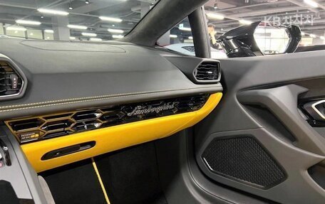 Lamborghini Huracán, 2022 год, 26 708 000 рублей, 14 фотография
