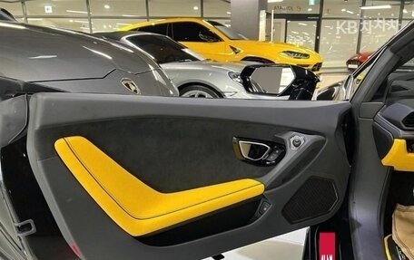 Lamborghini Huracán, 2022 год, 26 708 000 рублей, 9 фотография