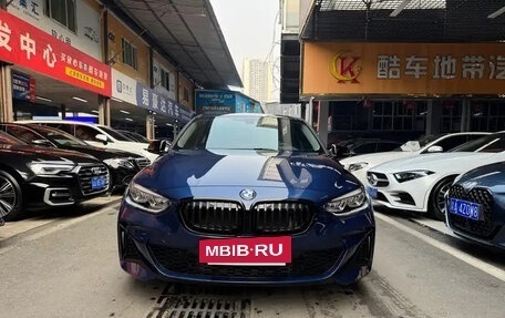 BMW 1 серия, 2022 год, 1 840 000 рублей, 2 фотография
