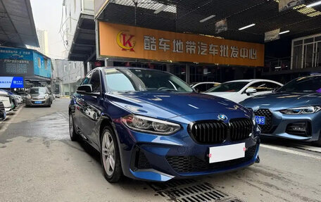 BMW 1 серия, 2022 год, 1 840 000 рублей, 3 фотография