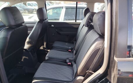 Volkswagen Touran III, 2003 год, 648 000 рублей, 5 фотография