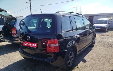 Volkswagen Touran III, 2003 год, 648 000 рублей, 4 фотография