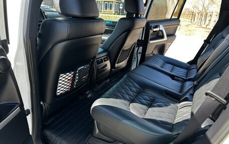 Toyota Land Cruiser 200, 2016 год, 7 300 000 рублей, 13 фотография