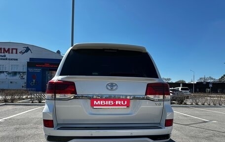 Toyota Land Cruiser 200, 2016 год, 7 300 000 рублей, 8 фотография