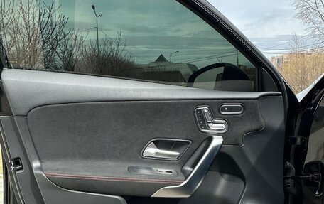 Mercedes-Benz A-Класс, 2018 год, 2 400 000 рублей, 18 фотография