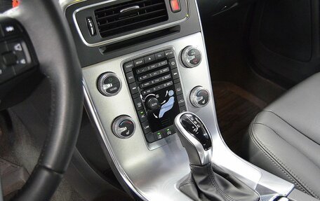 Volvo S60 Cross Country, 2017 год, 2 740 000 рублей, 24 фотография