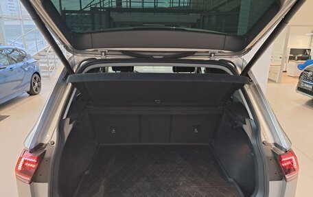 Volkswagen Tiguan II, 2019 год, 2 572 000 рублей, 12 фотография