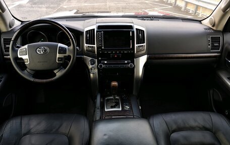 Toyota Land Cruiser 200, 2012 год, 2 999 000 рублей, 16 фотография