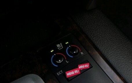 Toyota Land Cruiser 200, 2012 год, 2 999 000 рублей, 39 фотография