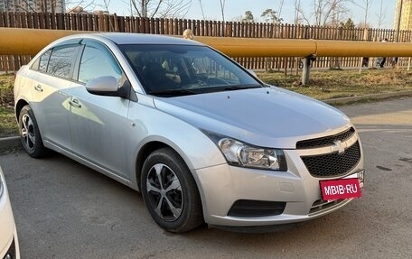 Chevrolet Cruze II, 2011 год, 650 000 рублей, 3 фотография