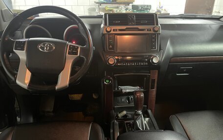 Toyota Land Cruiser Prado 150 рестайлинг 2, 2015 год, 3 499 000 рублей, 8 фотография