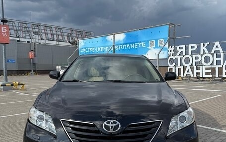Toyota Camry, 2008 год, 960 000 рублей, 2 фотография