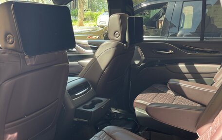Cadillac Escalade V, 2022 год, 13 800 000 рублей, 12 фотография