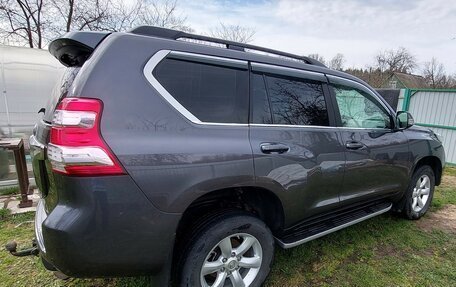 Toyota Land Cruiser Prado 150 рестайлинг 2, 2014 год, 3 400 000 рублей, 9 фотография