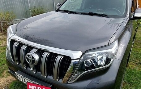 Toyota Land Cruiser Prado 150 рестайлинг 2, 2014 год, 3 400 000 рублей, 2 фотография