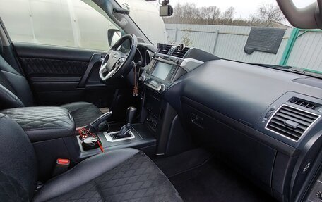 Toyota Land Cruiser Prado 150 рестайлинг 2, 2014 год, 3 400 000 рублей, 12 фотография
