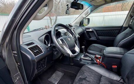 Toyota Land Cruiser Prado 150 рестайлинг 2, 2014 год, 3 400 000 рублей, 14 фотография