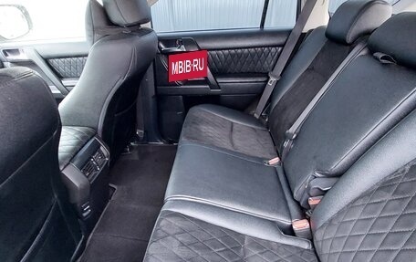 Toyota Land Cruiser Prado 150 рестайлинг 2, 2014 год, 3 400 000 рублей, 8 фотография