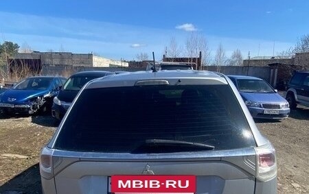 Mitsubishi Outlander III рестайлинг 3, 2012 год, 1 200 000 рублей, 4 фотография