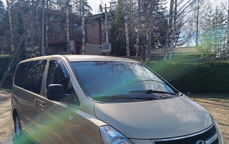 Hyundai H-1 II рестайлинг, 2008 год, 1 350 000 рублей, 2 фотография