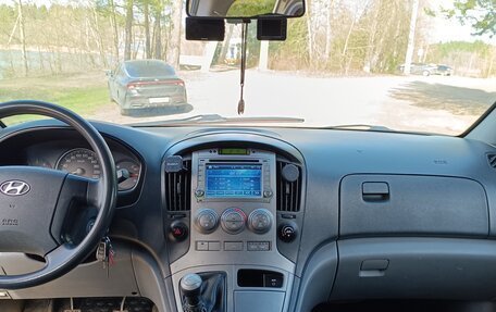 Hyundai H-1 II рестайлинг, 2008 год, 1 350 000 рублей, 3 фотография