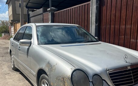 Mercedes-Benz E-Класс, 2001 год, 660 000 рублей, 4 фотография