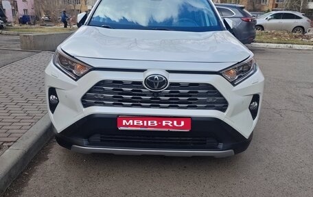 Toyota RAV4, 2020 год, 3 825 000 рублей, 1 фотография