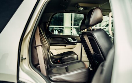 Cadillac Escalade III, 2012 год, 3 600 000 рублей, 13 фотография