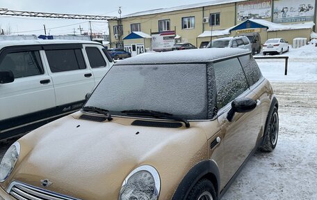 MINI Hatch, 2005 год, 800 000 рублей, 1 фотография