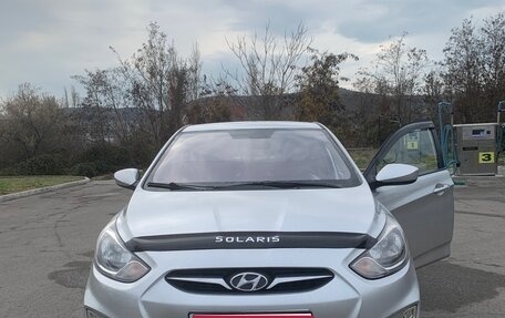 Hyundai Solaris II рестайлинг, 2012 год, 740 000 рублей, 1 фотография