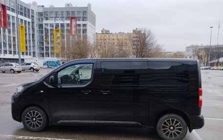 Peugeot Traveller I, 2019 год, 2 600 000 рублей, 3 фотография