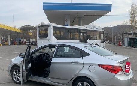 Hyundai Solaris II рестайлинг, 2012 год, 740 000 рублей, 2 фотография