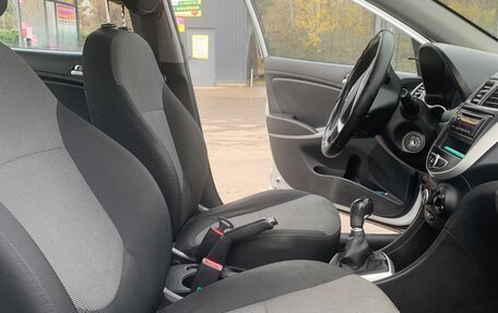 Hyundai Solaris II рестайлинг, 2012 год, 740 000 рублей, 8 фотография