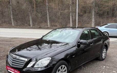 Mercedes-Benz E-Класс, 2010 год, 1 750 000 рублей, 2 фотография