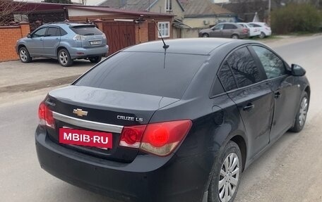 Chevrolet Cruze II, 2010 год, 700 000 рублей, 4 фотография