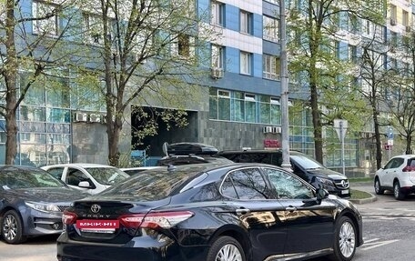 Toyota Camry, 2019 год, 3 090 000 рублей, 4 фотография