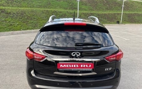 Infiniti FX II, 2011 год, 2 100 000 рублей, 15 фотография