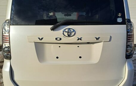 Toyota Voxy II, 2009 год, 850 000 рублей, 7 фотография