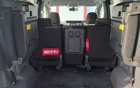 Toyota Voxy II, 2009 год, 850 000 рублей, 9 фотография