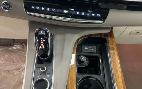 Cadillac Escalade V, 2023 год, 15 888 999 рублей, 11 фотография
