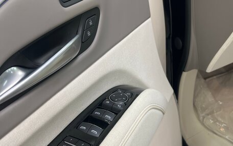 Cadillac Escalade V, 2023 год, 15 888 999 рублей, 12 фотография