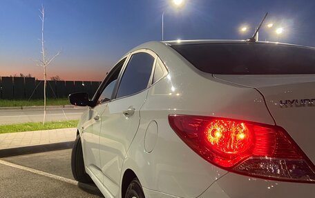 Hyundai Solaris II рестайлинг, 2013 год, 1 240 000 рублей, 10 фотография