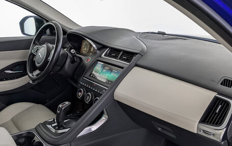 Jaguar E-Pace, 2019 год, 3 150 000 рублей, 13 фотография