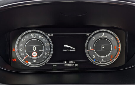 Jaguar E-Pace, 2019 год, 3 150 000 рублей, 30 фотография