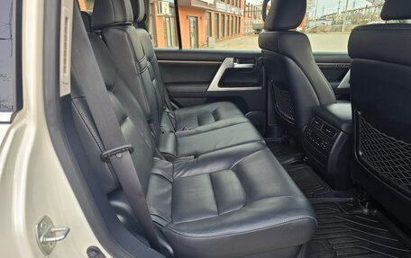 Toyota Land Cruiser 200, 2016 год, 6 750 000 рублей, 2 фотография