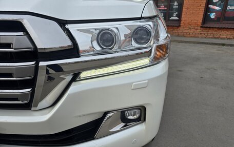 Toyota Land Cruiser 200, 2016 год, 6 750 000 рублей, 5 фотография