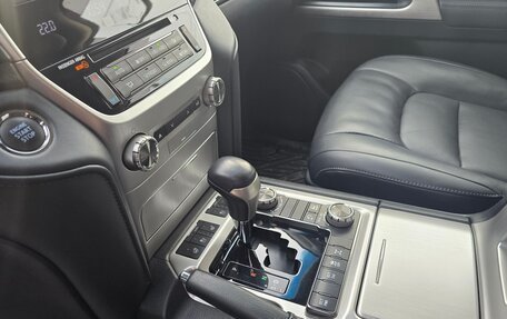 Toyota Land Cruiser 200, 2016 год, 6 750 000 рублей, 21 фотография