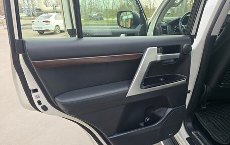 Toyota Land Cruiser 200, 2016 год, 6 750 000 рублей, 25 фотография